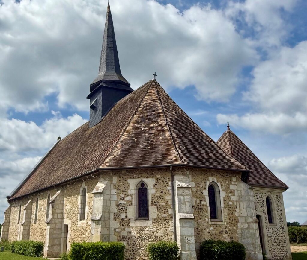 Eglise Sainte-Colombe d’Irreville : vue extérieure